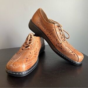 Naturalizer Brown Leather Cut Out Detail Lace Up ‘Volta’ Walking Shoes